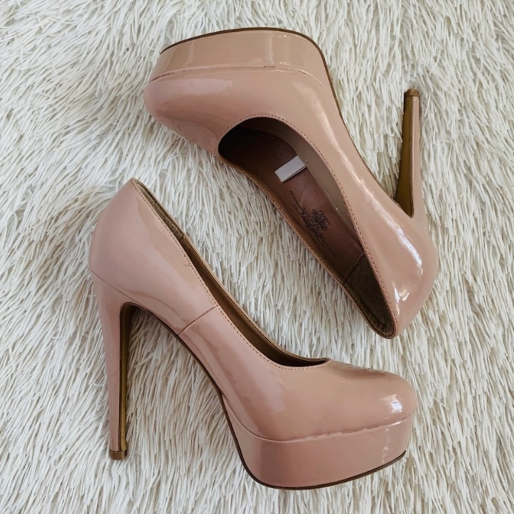 Tan/Nude Platform Patent Leather High Heels•Size 8•HIGH!!!!!